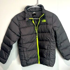 Boys THE NORTH FACE Size Medium 10/12 Jacket